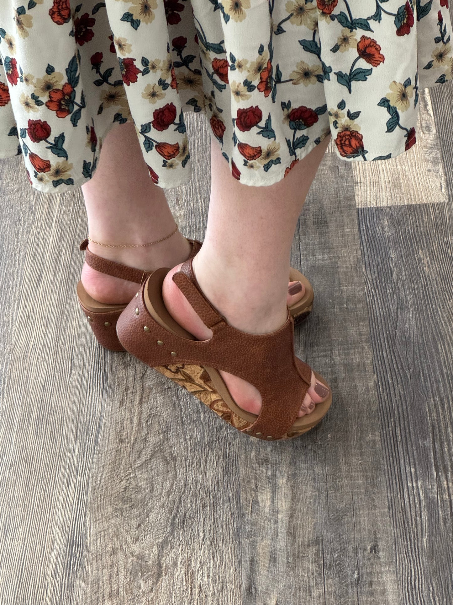 Carley Wedge in Cognac Tumbled