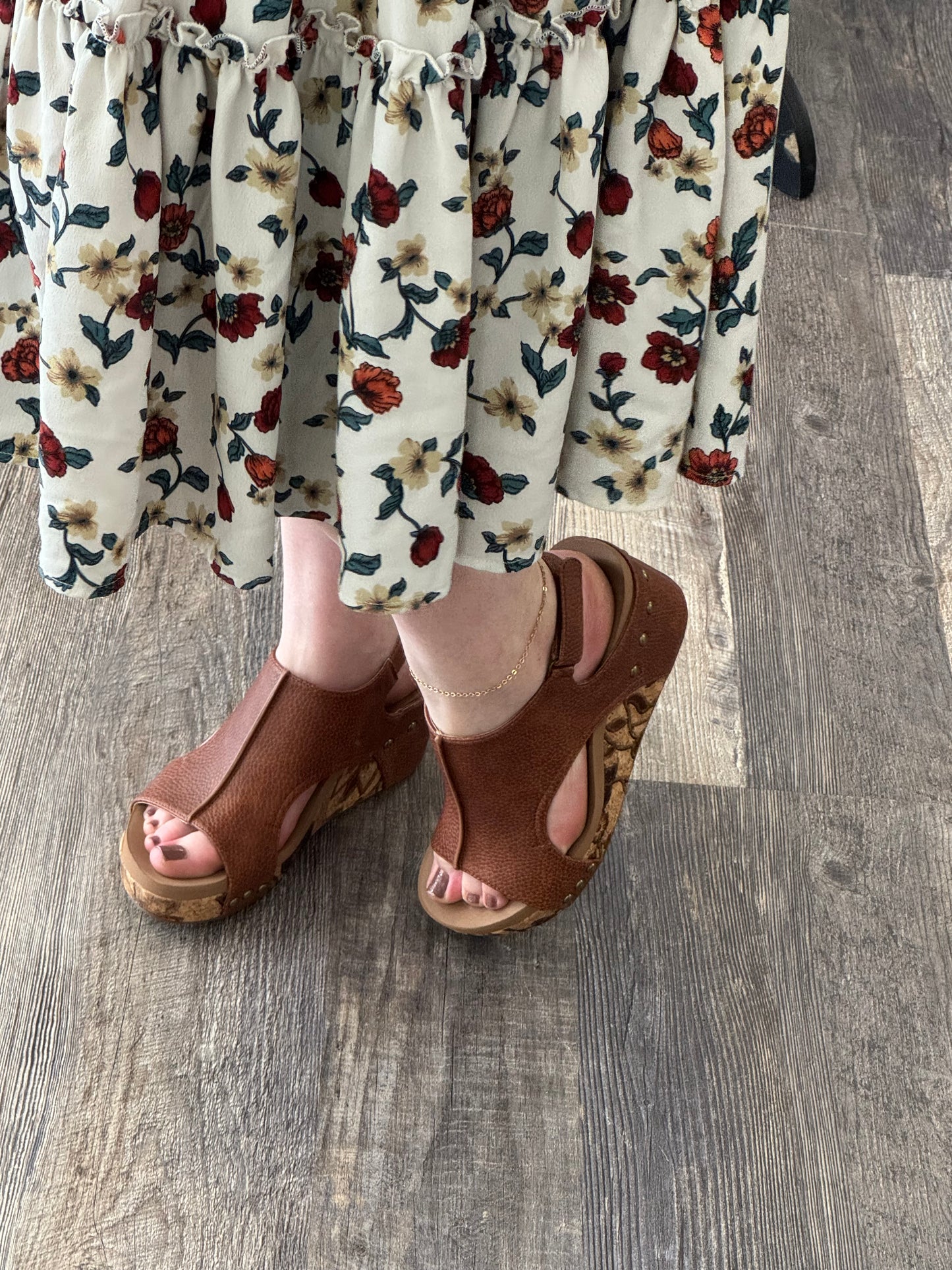 Carley Wedge in Cognac Tumbled