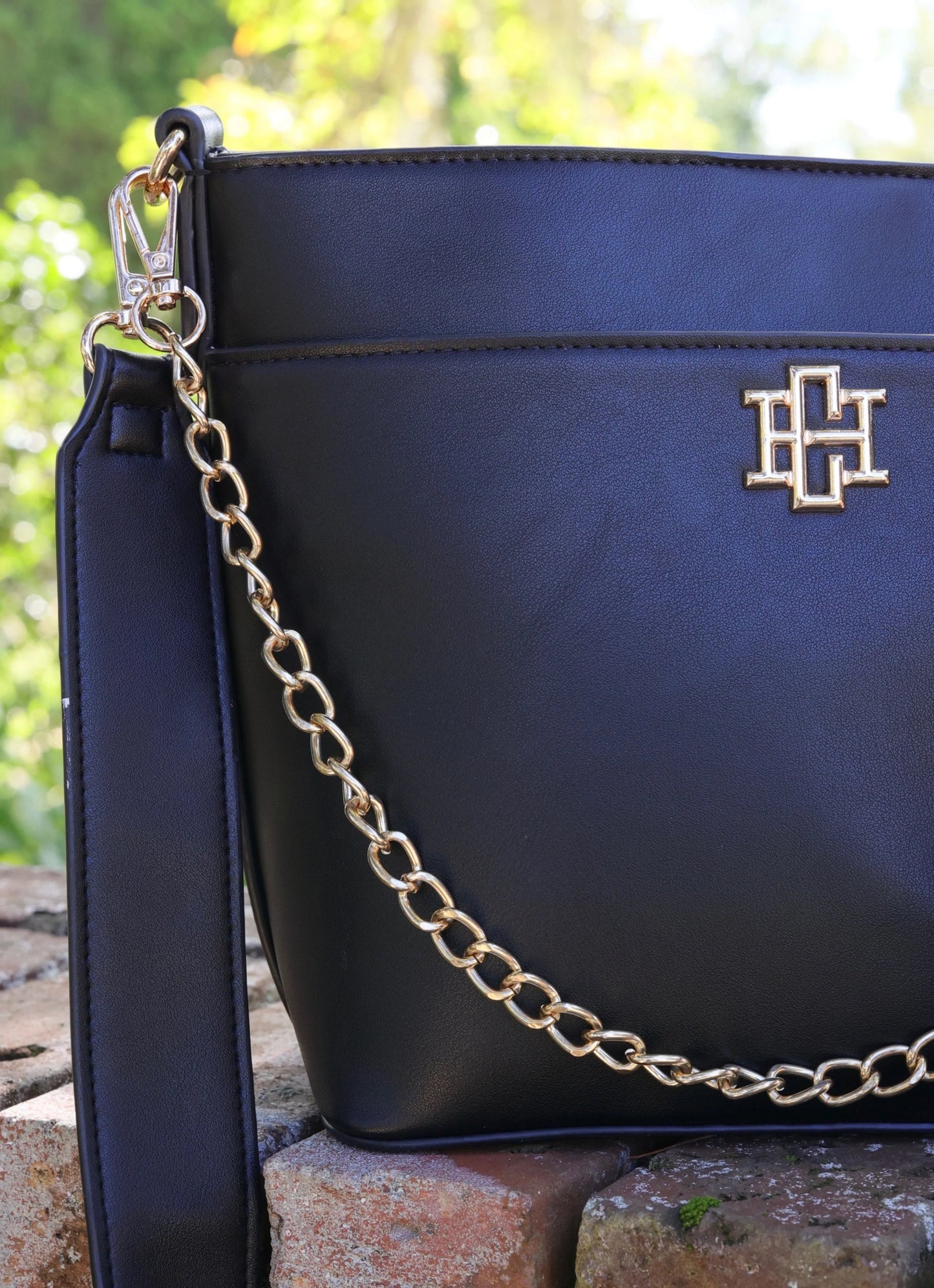 Brielle Bucket Bag: Black - Mila Rose Boutique, LLC