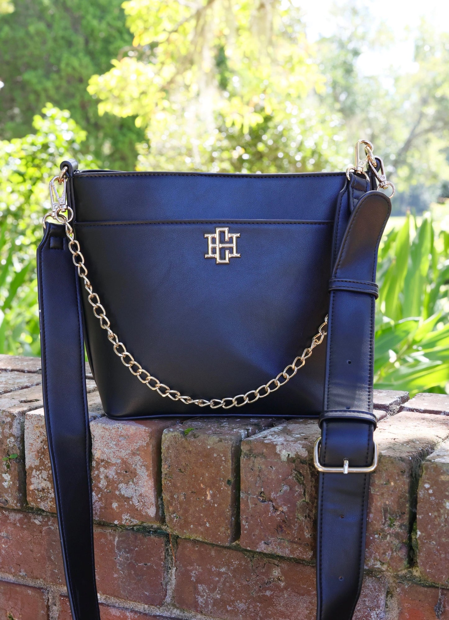 Brielle Bucket Bag: Black - Mila Rose Boutique, LLC