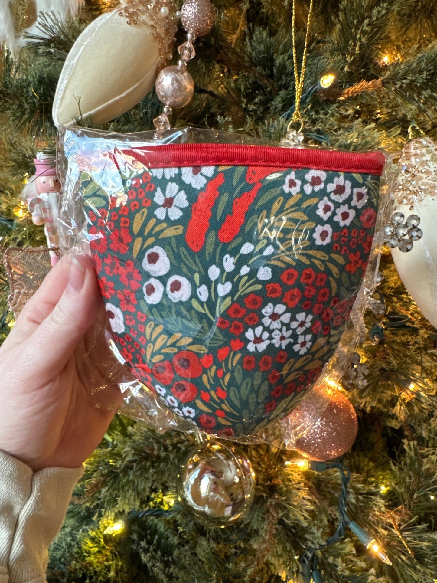 Christmas Floral Drink Sleeve - Mila Rose Boutique, LLC