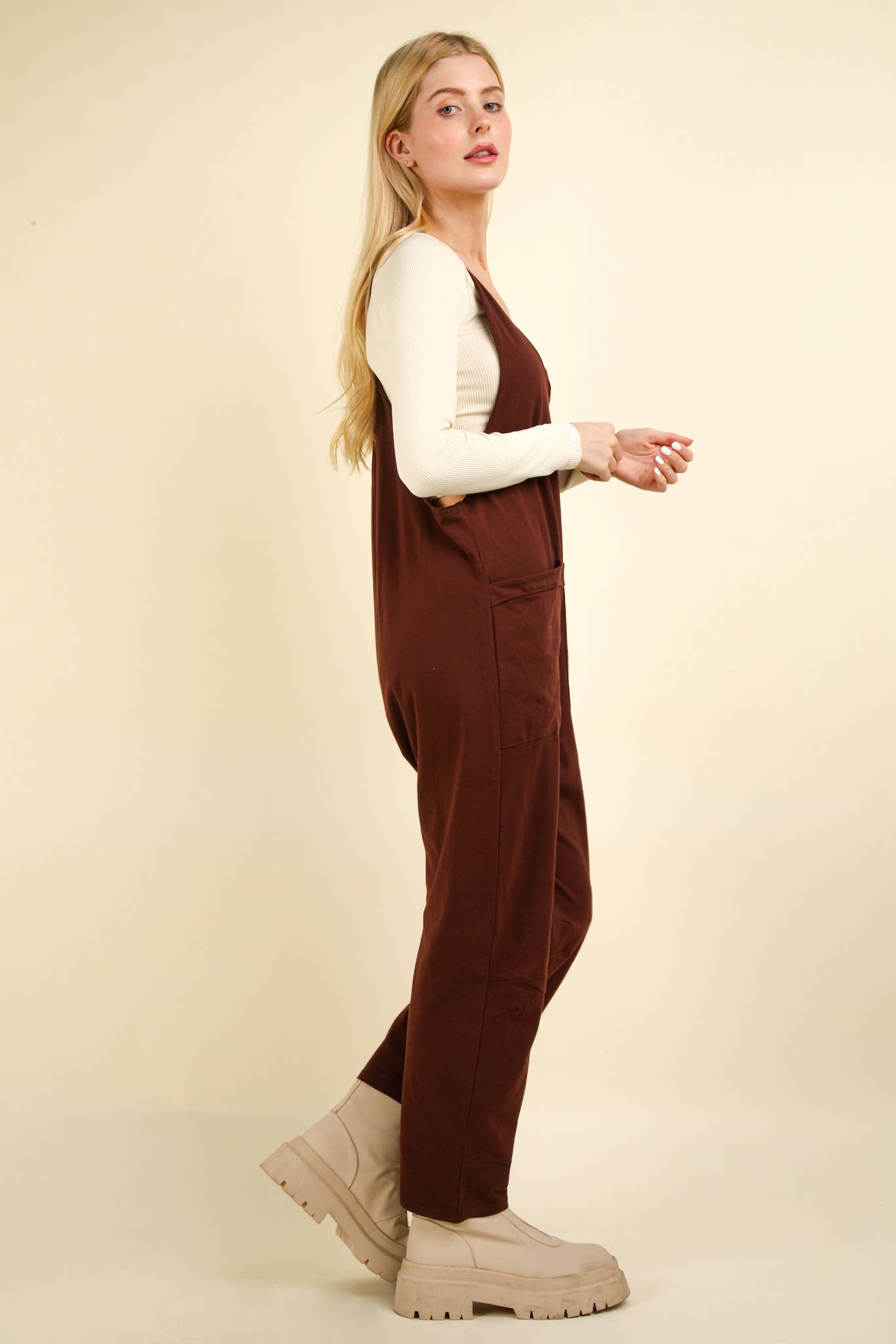 Solid Knit Baggy Jumpsuit: CHOCOLATE