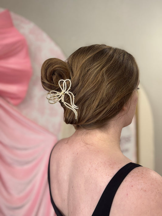 Pearls + Bows Claw