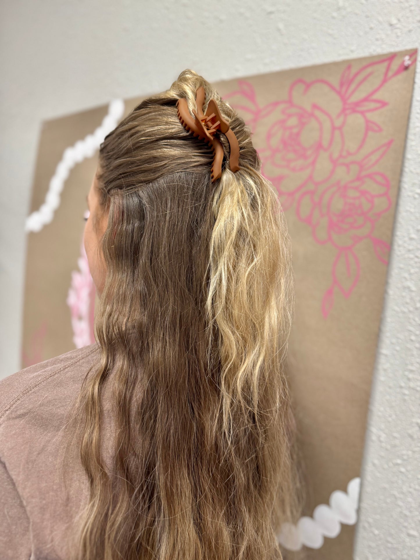 Wavy Hold Everything Claw Clip