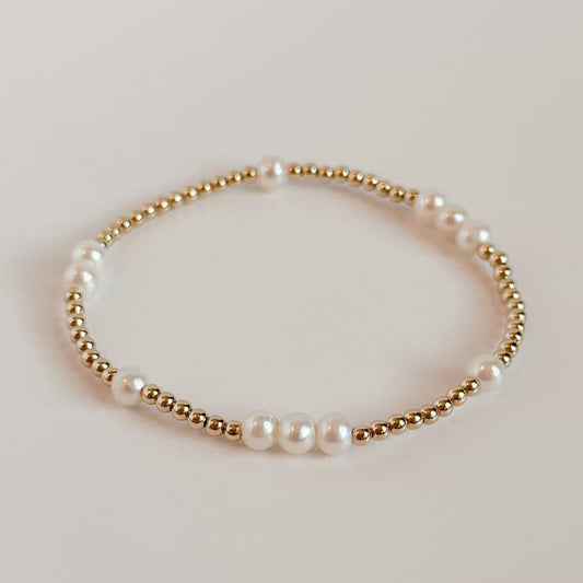 Dainty Chelsea Pearl Bracelet